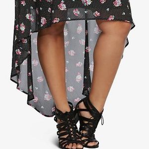 TORRID 18 HI LOW SKIRT